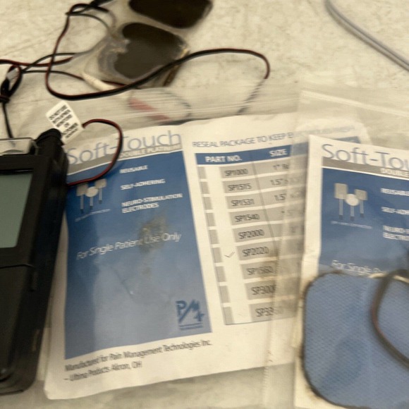 Ultima 5 TENS U5 unit with carrying case and instructions manual - Picture 4 of 11